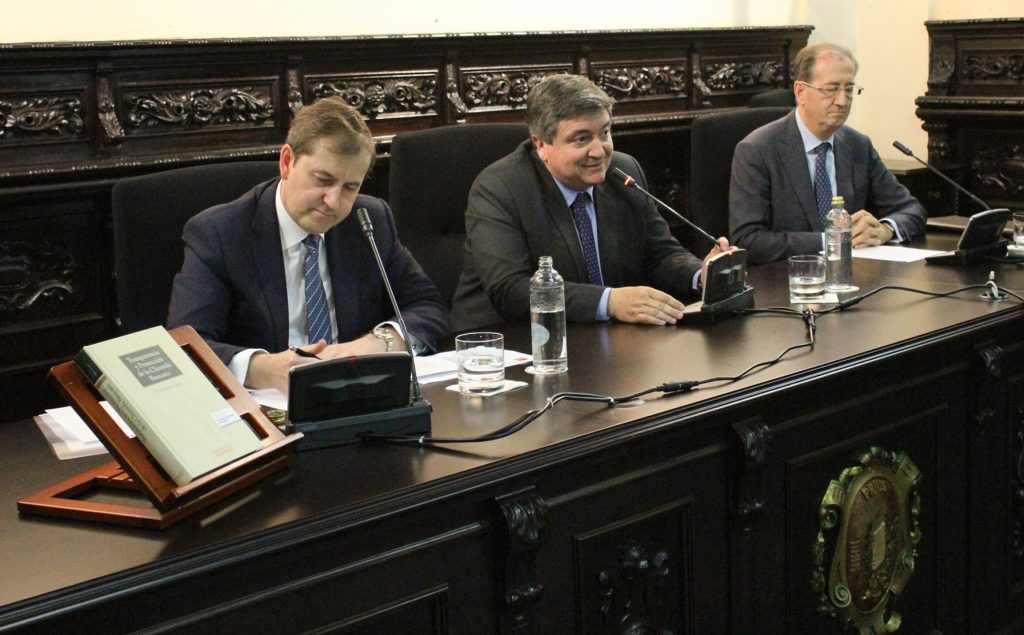 foto presentacion libro colegio notarial